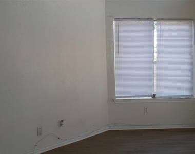 9809 Walnut Street - Photo Thumbnail 10