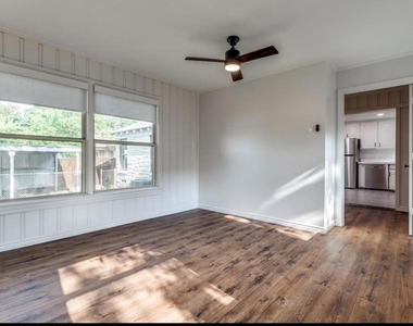 1323 Engle Avenue - Photo Thumbnail 16