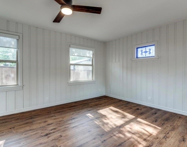 1323 Engle Avenue - Photo Thumbnail 17
