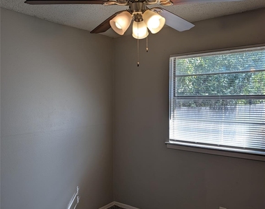 5124 Sears Drive - Photo Thumbnail 8