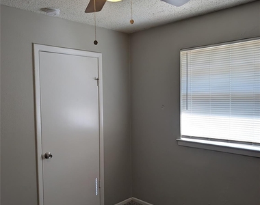 5124 Sears Drive - Photo Thumbnail 12