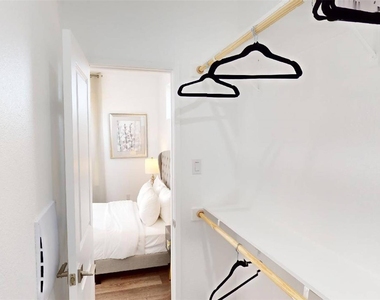 3235 Dallas Street - Photo Thumbnail 11