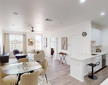 3235 Dallas Street - Photo Thumbnail 2