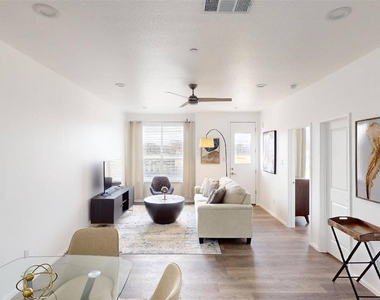 3235 Dallas Street - Photo Thumbnail 3