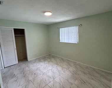 5891 Ne 18th Avenue - Photo Thumbnail 4