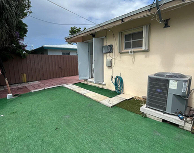 5891 Ne 18th Avenue - Photo Thumbnail 6