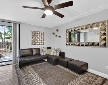 20533 Ne 6th Court - Photo Thumbnail 14