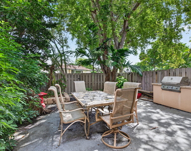 20533 Ne 6th Court - Photo Thumbnail 31