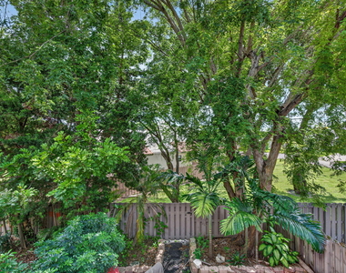 20533 Ne 6th Court - Photo Thumbnail 24