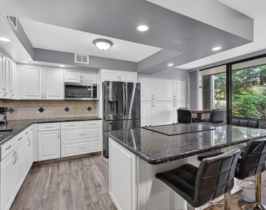 20533 Ne 6th Court - Photo Thumbnail 9