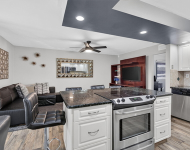 20533 Ne 6th Court - Photo Thumbnail 11