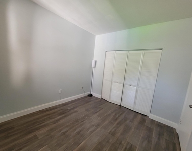 1791 Nw 96th Terrace - Photo Thumbnail 5