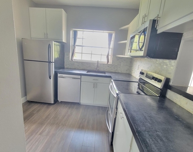 1791 Nw 96th Terrace - Photo Thumbnail 4