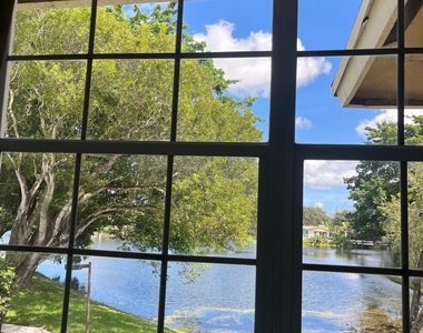 1791 Nw 96th Terrace - Photo Thumbnail 12