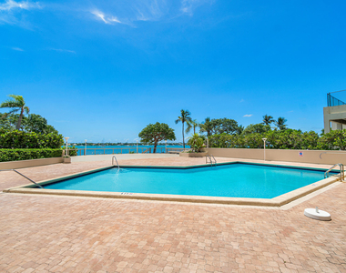 5600 N Flagler Drive - Photo Thumbnail 17
