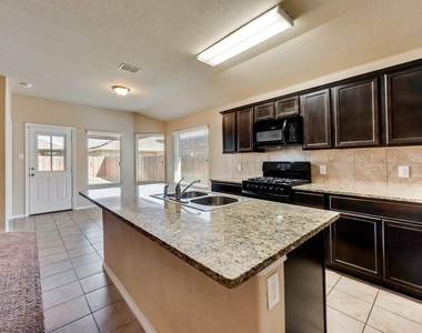 6320 Eagle Pier Way - Photo Thumbnail 7