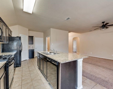 6320 Eagle Pier Way - Photo Thumbnail 6