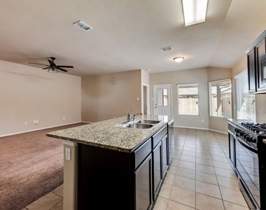 6320 Eagle Pier Way - Photo Thumbnail 8