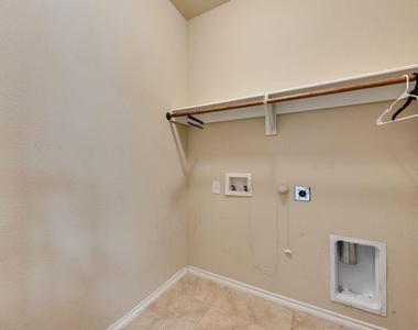 6320 Eagle Pier Way - Photo Thumbnail 20