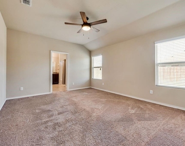 6320 Eagle Pier Way - Photo Thumbnail 10