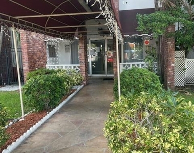4740 Nw 21st Street - Photo Thumbnail 3