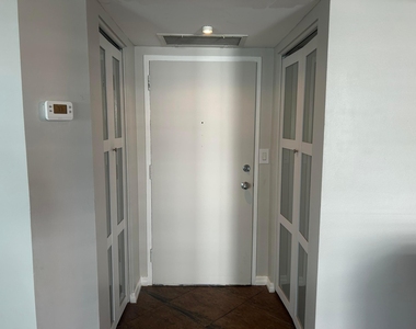 5100 Dupont Boulevard - Photo Thumbnail 5