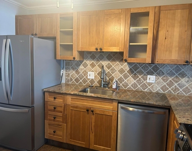 5100 Dupont Boulevard - Photo Thumbnail 1