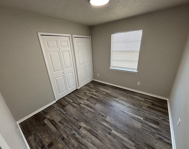 2522 Cunningham Street - Photo Thumbnail 4
