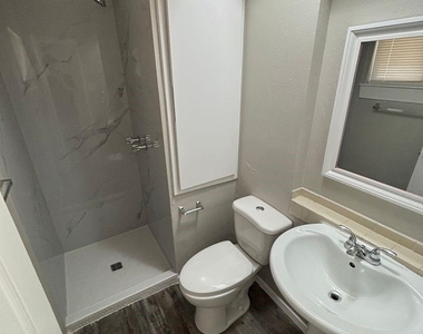 2522 Cunningham Street - Photo Thumbnail 2