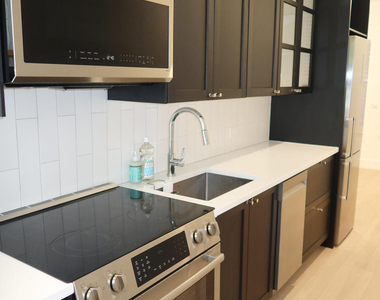 614 Palm Street - Photo Thumbnail 6