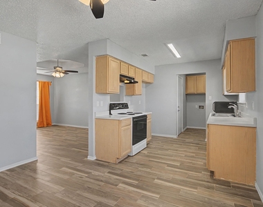 114 Prairie Creek Circle - Photo Thumbnail 8