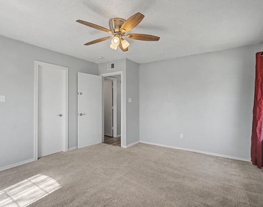 114 Prairie Creek Circle - Photo Thumbnail 18