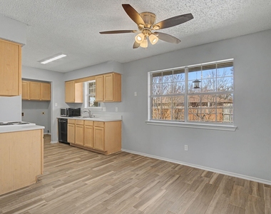 114 Prairie Creek Circle - Photo Thumbnail 7
