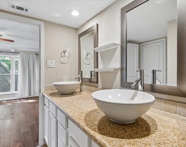 3815 Holland Avenue - Photo Thumbnail 21