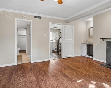 3815 Holland Avenue - Photo Thumbnail 18
