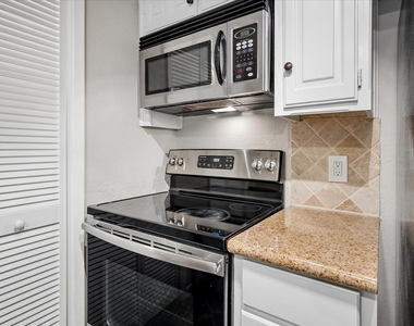 3815 Holland Avenue - Photo Thumbnail 8
