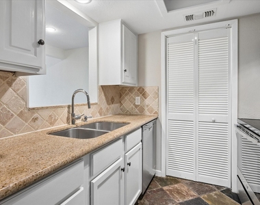 3815 Holland Avenue - Photo Thumbnail 6