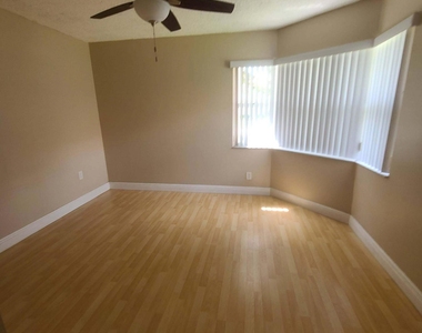 9947 Sw 59th Court - Photo Thumbnail 9
