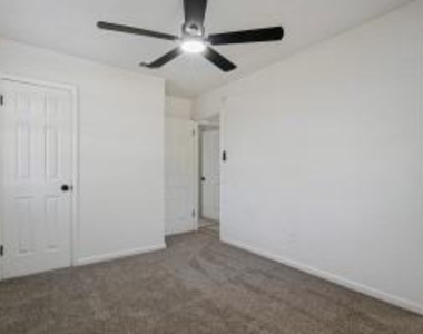 404 Limestone Drive - Photo Thumbnail 13