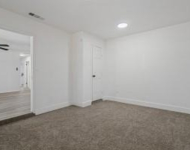 404 Limestone Drive - Photo Thumbnail 16