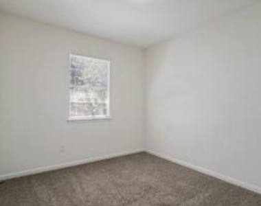 404 Limestone Drive - Photo Thumbnail 10