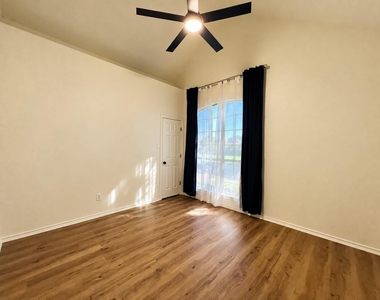 1606 Sarah Brooks Drive - Photo Thumbnail 25