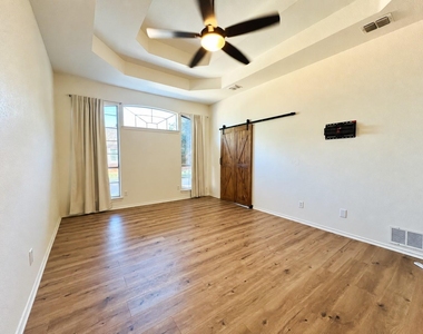 1606 Sarah Brooks Drive - Photo Thumbnail 17