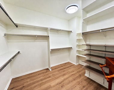 1606 Sarah Brooks Drive - Photo Thumbnail 23