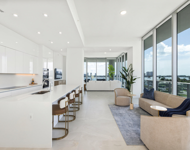 220 Lake Shore Drive - Photo Thumbnail 8