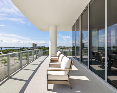 220 Lake Shore Drive - Photo Thumbnail 4