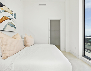 220 Lake Shore Drive - Photo Thumbnail 29