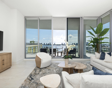 220 Lake Shore Drive - Photo Thumbnail 20
