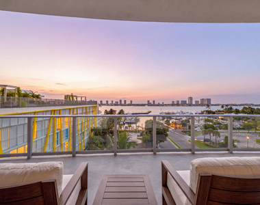 220 Lake Shore Drive - Photo Thumbnail 3