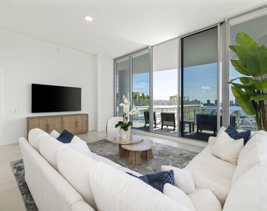 220 Lake Shore Drive - Photo Thumbnail 21